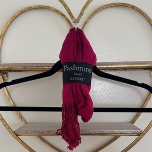 Altare Pashmina Shawl in Vibrant Pink